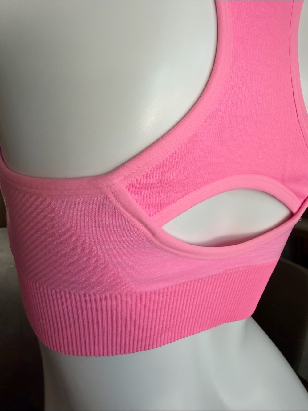 Avia Seamless Pink Keyhole Sports Bralette - Picture 4 of 4